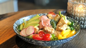 Lola's Funky Sushi & Flamed Burgers